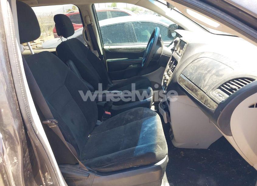 Photo 5 of 2016 Dodge Grand CARAVAN SE (VIN 2C4RDGBG5GR116549)