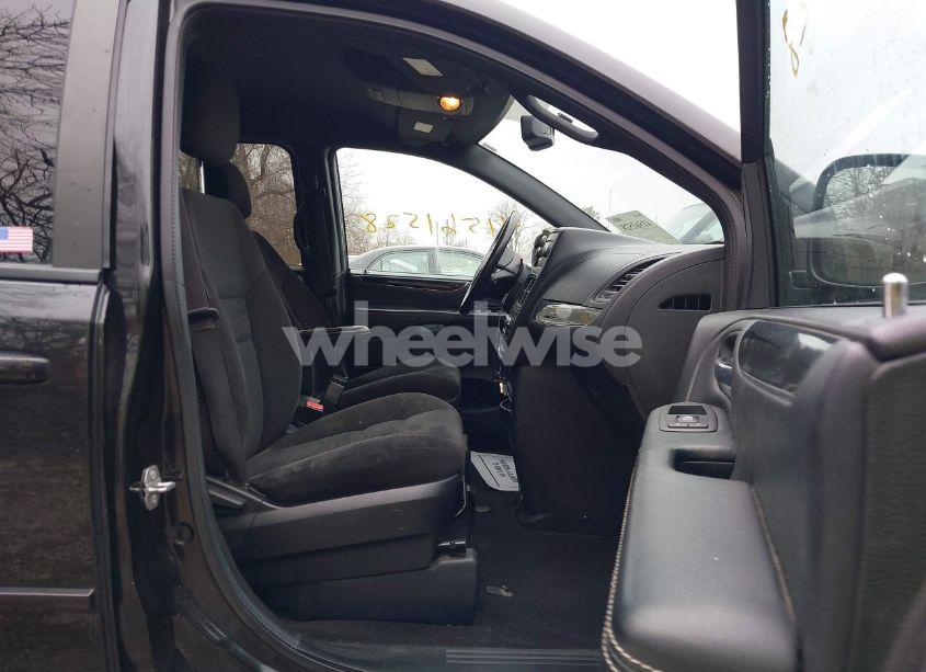 Photo 5 of 2016 Dodge Grand CARAVAN SE PLUS (VIN 2C4RDGBG5GR196242)