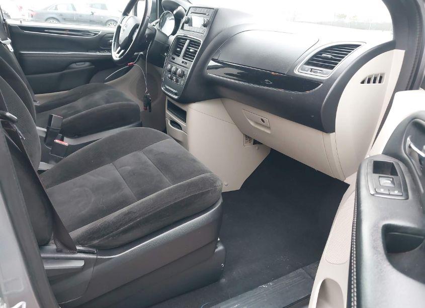 Photo 5 of 2016 Dodge Grand CARAVAN SE PLUS (VIN 2C4RDGBG5GR243124)