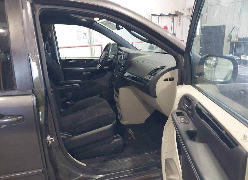 Photo 5 of 2016 Dodge Grand CARAVAN SE PLUS (VIN 2C4RDGBG5GR330750)