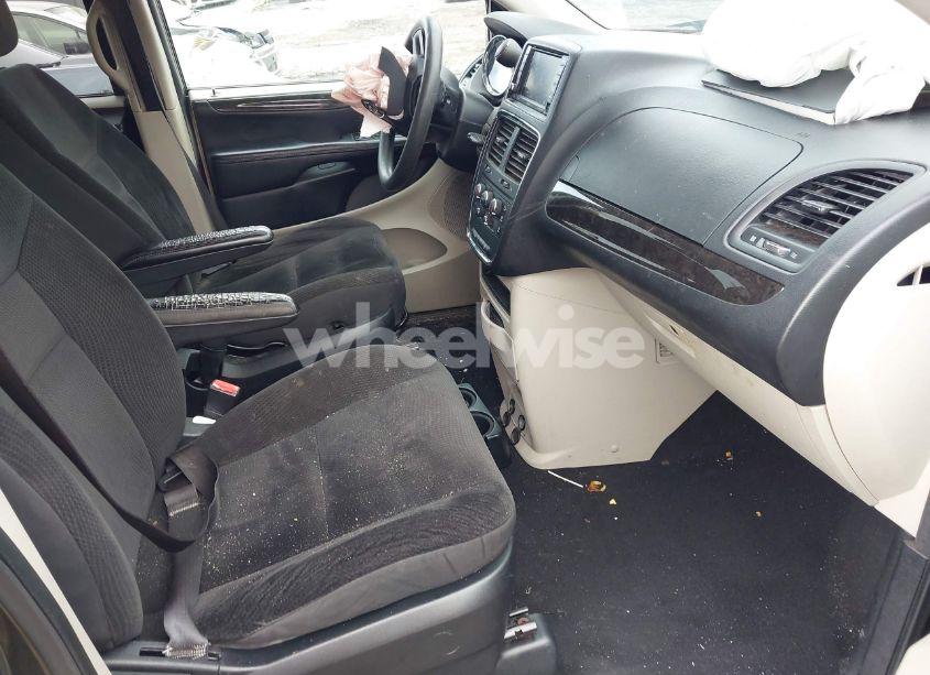 Photo 5 of 2018 Dodge Grand CARAVAN SE (VIN 2C4RDGBG5JR304883)