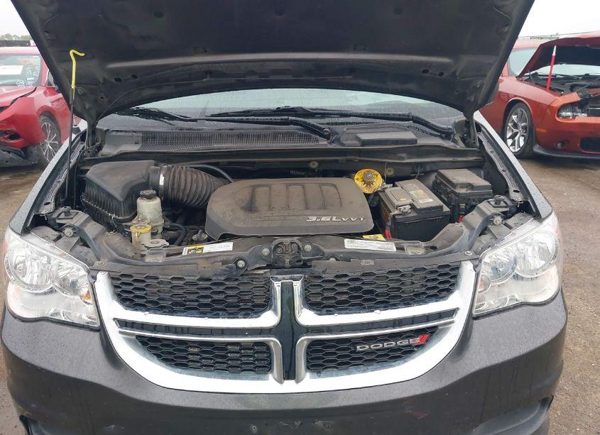 Photo 10 of 2018 Dodge Grand CARAVAN SE (VIN 2C4RDGBG5JR348429)