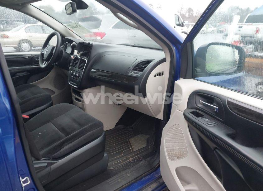 Photo 5 of 2019 Dodge Grand CARAVAN SE (VIN 2C4RDGBG5KR571636)