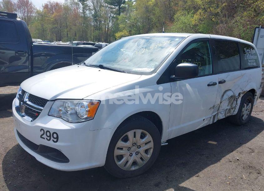 Photo 2 of 2019 Dodge Grand CARAVAN SE (VIN 2C4RDGBG5KR797255)