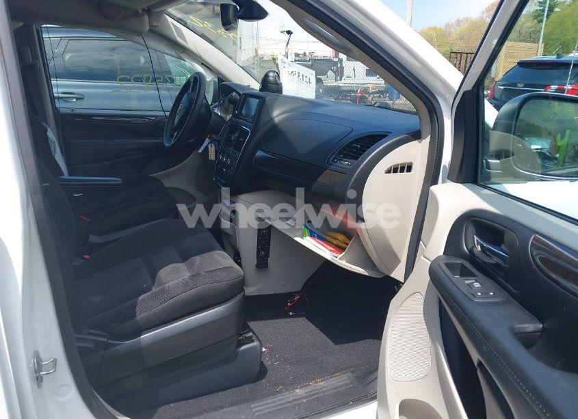 Photo 5 of 2019 Dodge Grand CARAVAN SE (VIN 2C4RDGBG5KR797255)