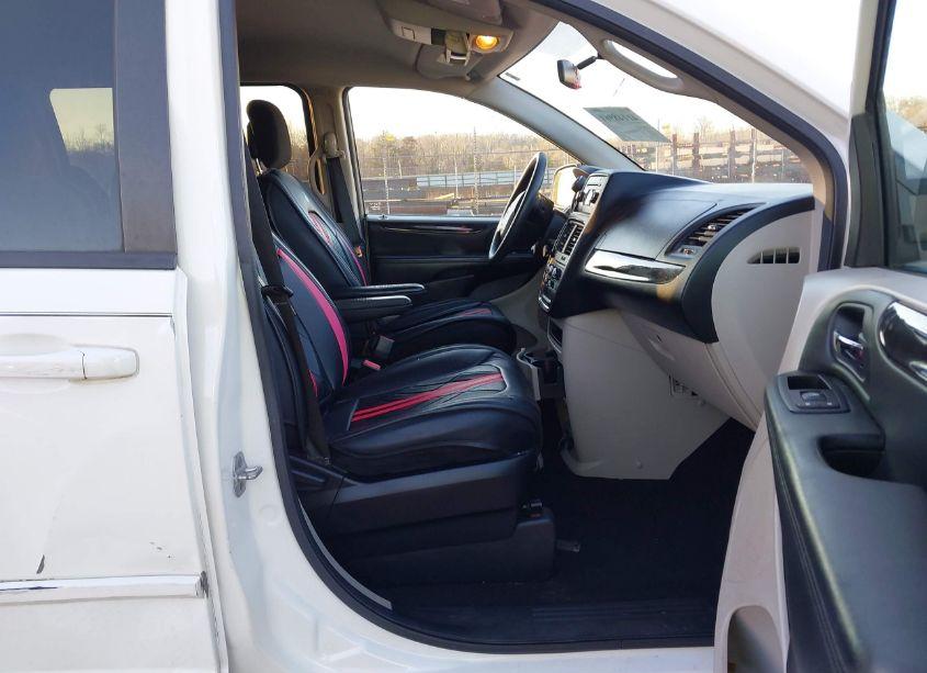 Photo 5 of 2013 Dodge Grand CARAVAN SE (VIN 2C4RDGBG6DR570322)