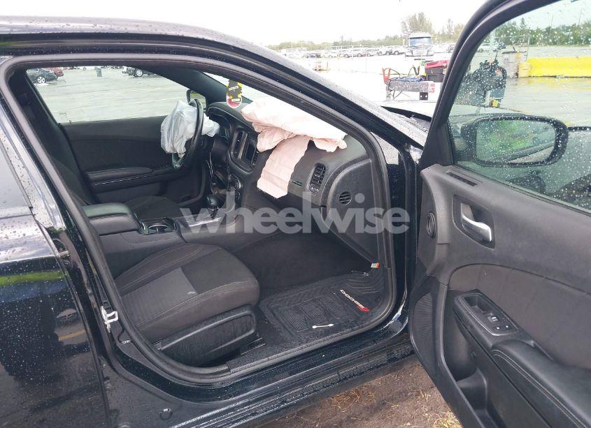 Photo 5 of 2020 Dodge Charger SXT RWD (VIN 2C4RDGBG6ER******)