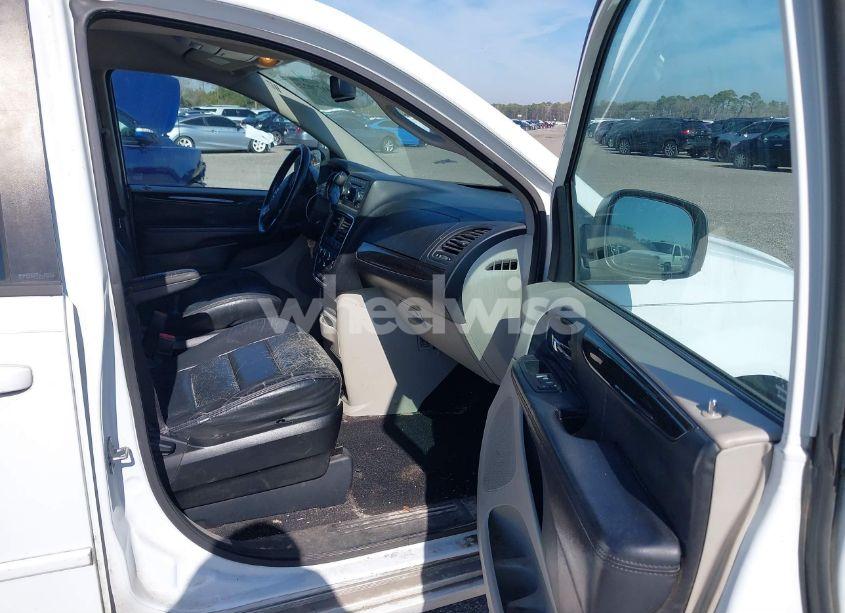 Photo 5 of 2014 Dodge Grand CARAVAN SE (VIN 2C4RDGBG6ER163506)