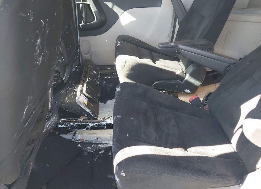 Photo 8 of 2015 Dodge Grand CARAVAN SE (VIN 2C4RDGBG6FR599306)