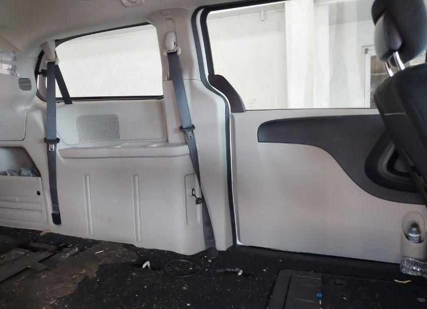 Photo 8 of 2015 Dodge Grand CARAVAN SE (VIN 2C4RDGBG6FR641957)