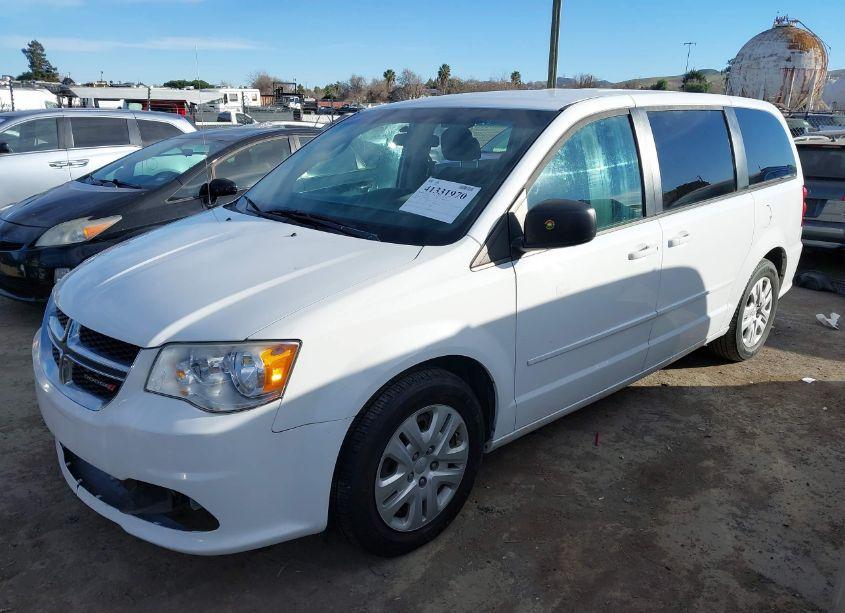 Photo 2 of 2016 Dodge Grand CARAVAN SE (VIN 2C4RDGBG6GR105835)