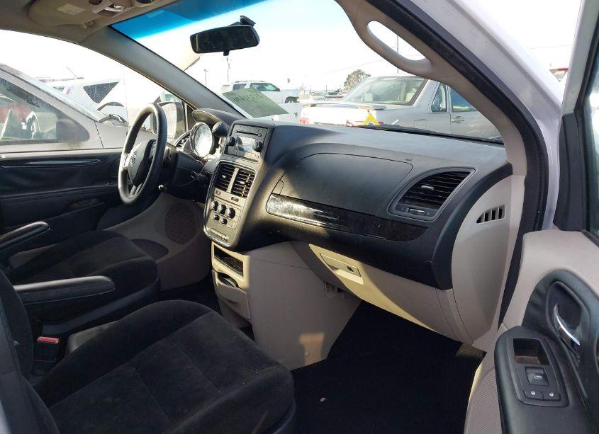 Photo 5 of 2016 Dodge Grand CARAVAN SE (VIN 2C4RDGBG6GR105835)