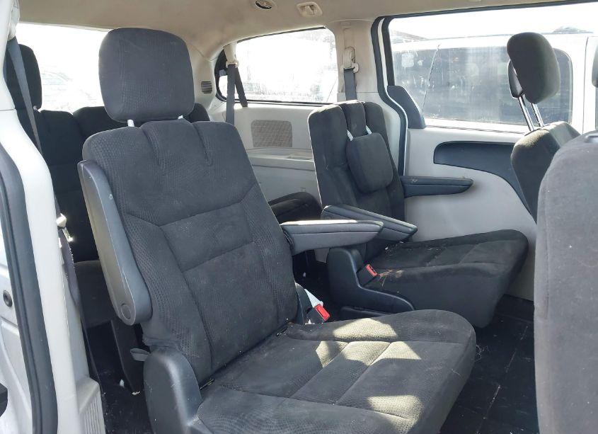 Photo 8 of 2016 Dodge Grand CARAVAN SE (VIN 2C4RDGBG6GR105835)