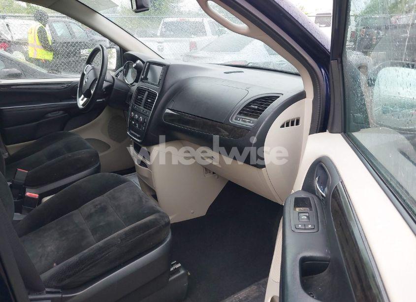 Photo 5 of 2016 Dodge Grand CARAVAN SE (VIN 2C4RDGBG6GR257498)