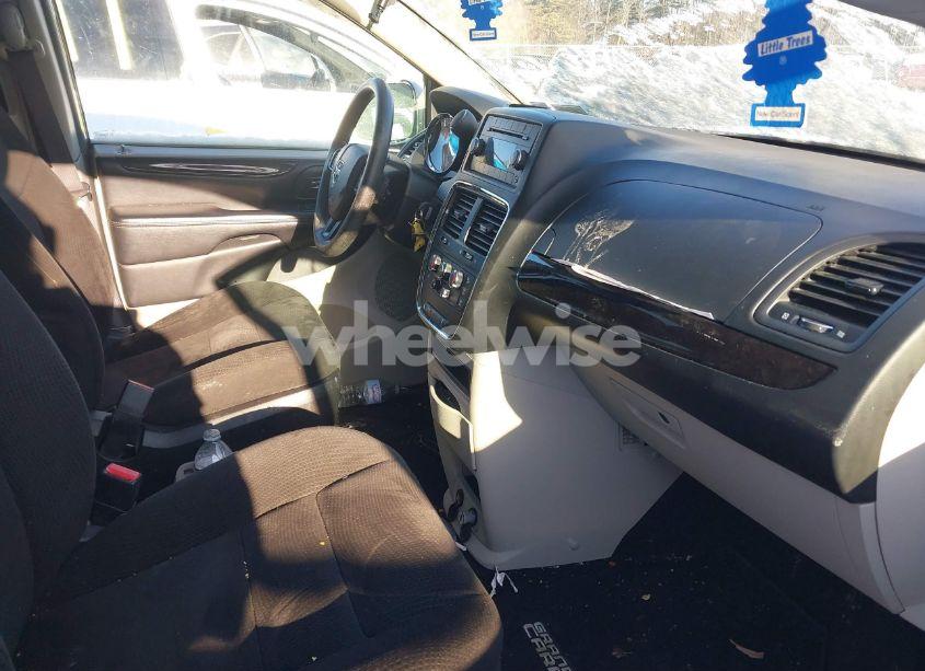 Photo 5 of 2016 Dodge Grand CARAVAN SE (VIN 2C4RDGBG6GR325881)