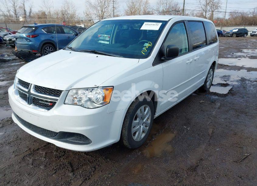 Photo 2 of 2016 Dodge Grand CARAVAN SE (VIN 2C4RDGBG6GR341448)