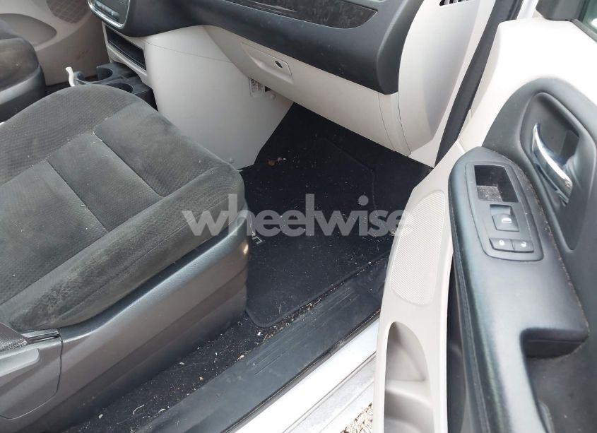 Photo 5 of 2016 Dodge Grand CARAVAN SE (VIN 2C4RDGBG6GR341448)