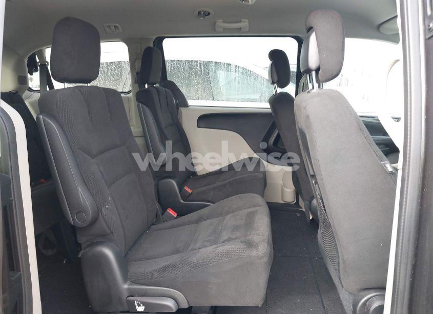 Photo 8 of 2016 Dodge Grand CARAVAN SE (VIN 2C4RDGBG6GR379617)