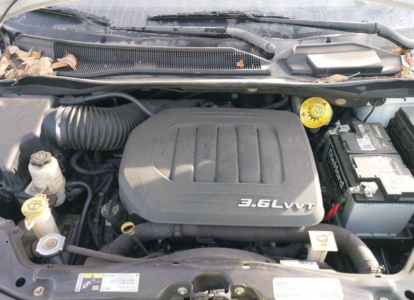 Photo 10 of 2016 Dodge Grand CARAVAN SE (VIN 2C4RDGBG6GR379682)