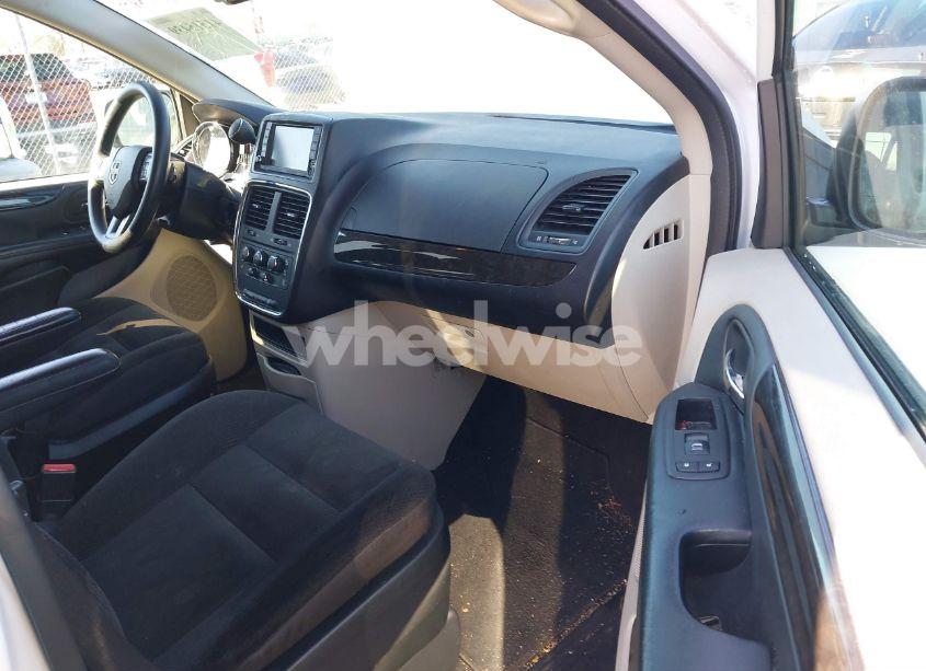 Photo 5 of 2018 Dodge Grand CARAVAN SE (VIN 2C4RDGBG6JR190375)