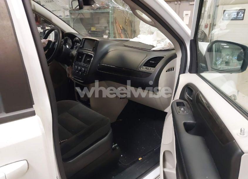 Photo 5 of 2018 Dodge Grand CARAVAN SE (VIN 2C4RDGBG6JR312670)