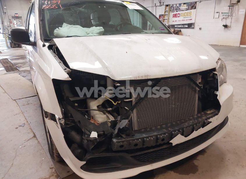 Photo 6 of 2018 Dodge Grand CARAVAN SE (VIN 2C4RDGBG6JR312670)