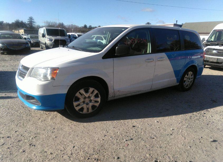 Photo 2 of 2018 Dodge Grand CARAVAN SE (VIN 2C4RDGBG6JR312877)