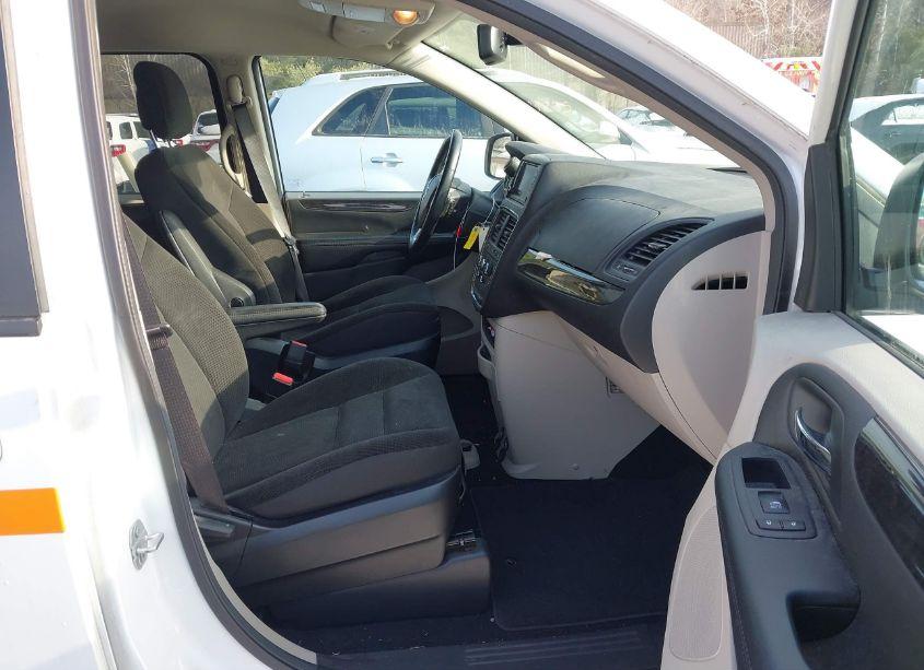 Photo 5 of 2018 Dodge Grand CARAVAN SE (VIN 2C4RDGBG6JR312877)