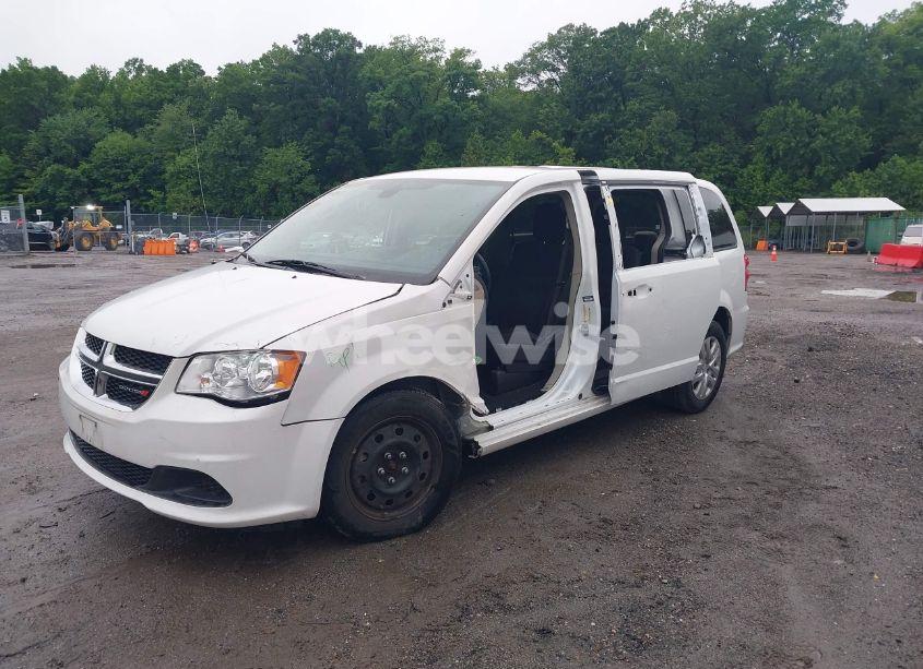 Photo 2 of 2019 Dodge Grand CARAVAN SE (VIN 2C4RDGBG6KR700130)