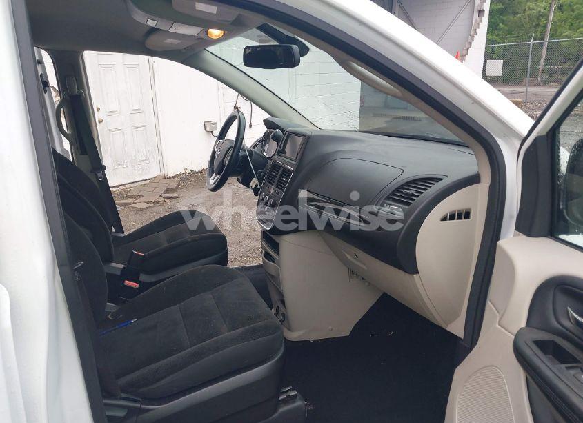 Photo 5 of 2019 Dodge Grand CARAVAN SE (VIN 2C4RDGBG6KR700130)