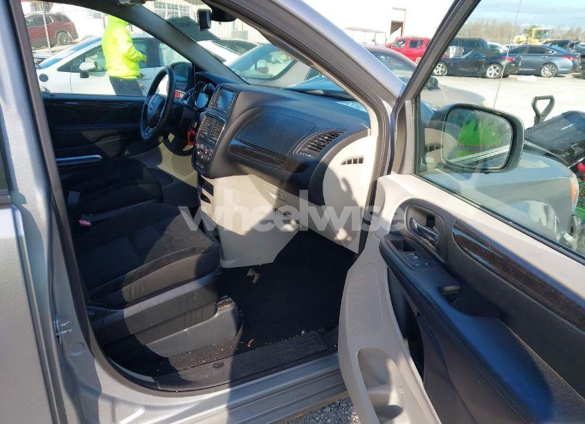 Photo 5 of 2019 Dodge Grand CARAVAN SE (VIN 2C4RDGBG6KR740384)