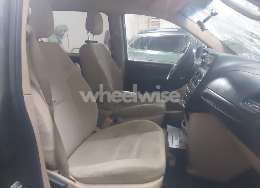 Photo 5 of 2015 Dodge Grand CARAVAN SE (VIN 2C4RDGBG7FR587150)