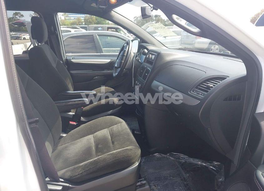 Photo 5 of 2015 Dodge Grand CARAVAN SE (VIN 2C4RDGBG7FR593210)