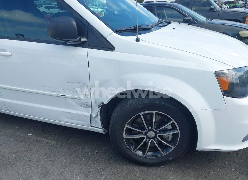 Photo 6 of 2015 Dodge Grand CARAVAN SE (VIN 2C4RDGBG7FR593210)