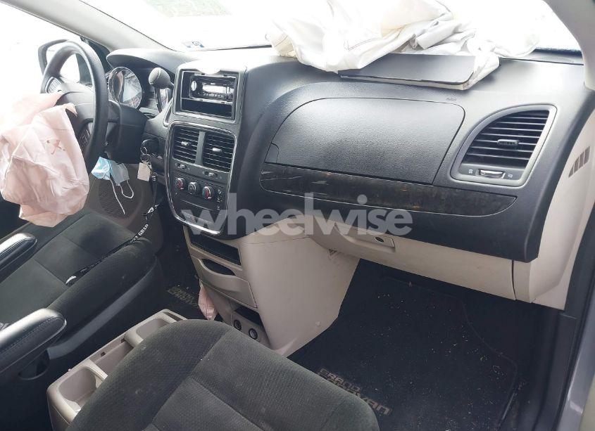 Photo 5 of 2015 Dodge Grand CARAVAN SE (VIN 2C4RDGBG7FR685756)