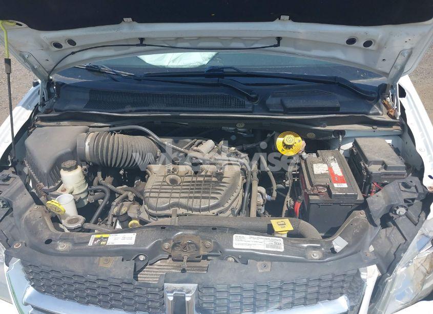 Photo 10 of 2016 Dodge Grand CARAVAN SE (VIN 2C4RDGBG7GR160231)