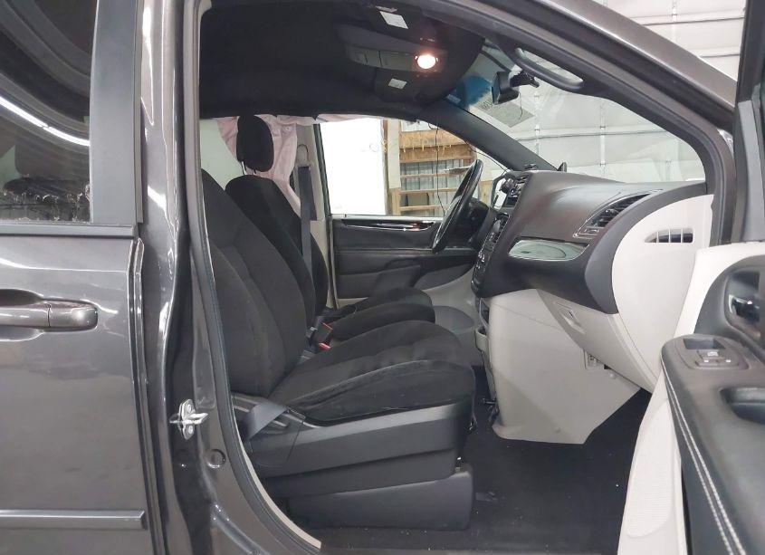 Photo 5 of 2016 Dodge Grand CARAVAN SE PLUS (VIN 2C4RDGBG7GR368965)