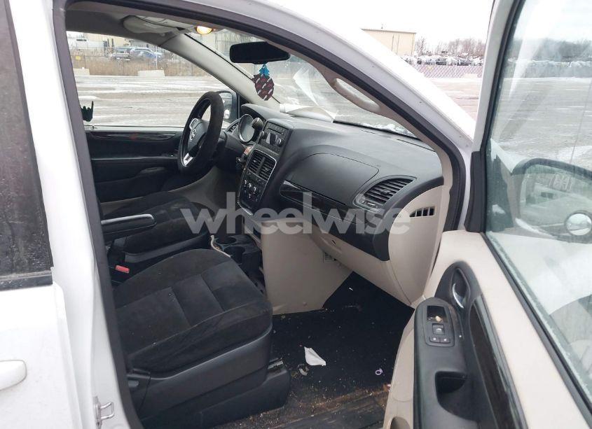 Photo 5 of 2016 Dodge Grand CARAVAN SE (VIN 2C4RDGBG7GR370313)