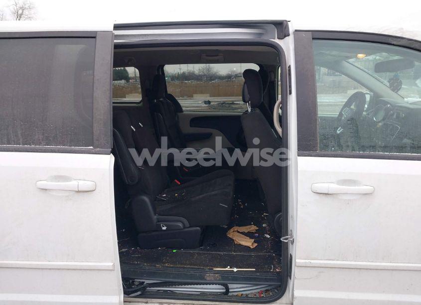 Photo 8 of 2016 Dodge Grand CARAVAN SE (VIN 2C4RDGBG7GR370313)