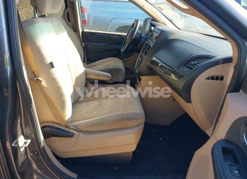 Photo 5 of 2016 Dodge Grand CARAVAN SE (VIN 2C4RDGBG7GR370389)