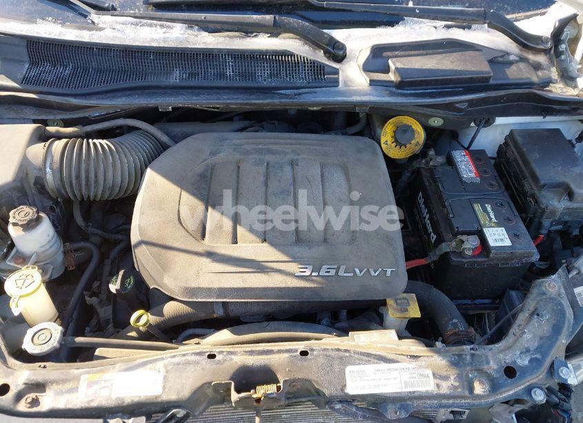 Photo 10 of 2016 Dodge Grand CARAVAN SE (VIN 2C4RDGBG7GR382459)