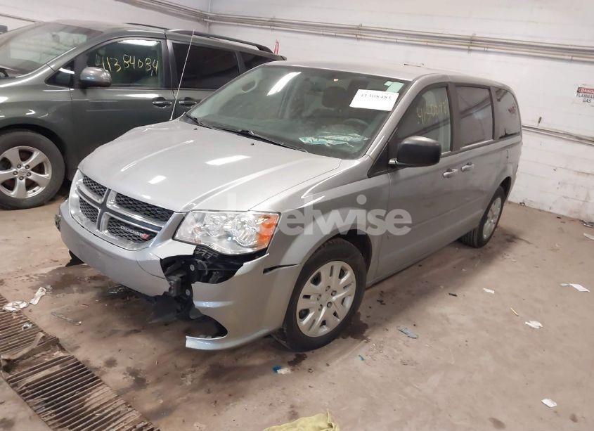 Photo 2 of 2017 Dodge Grand CARAVAN SE (VIN 2C4RDGBG7HR660830)