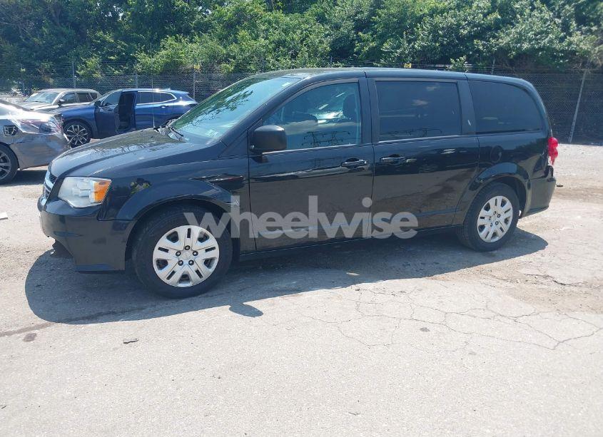 Photo 2 of 2018 Dodge Grand CARAVAN SE (VIN 2C4RDGBG7JR162794)