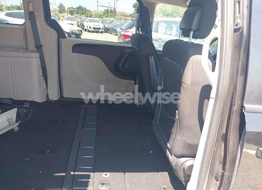 Photo 8 of 2018 Dodge Grand CARAVAN SE (VIN 2C4RDGBG7JR162794)