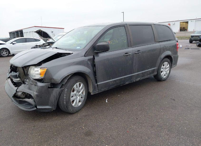 Photo 2 of 2018 Dodge Grand CARAVAN SE (VIN 2C4RDGBG7JR173715)