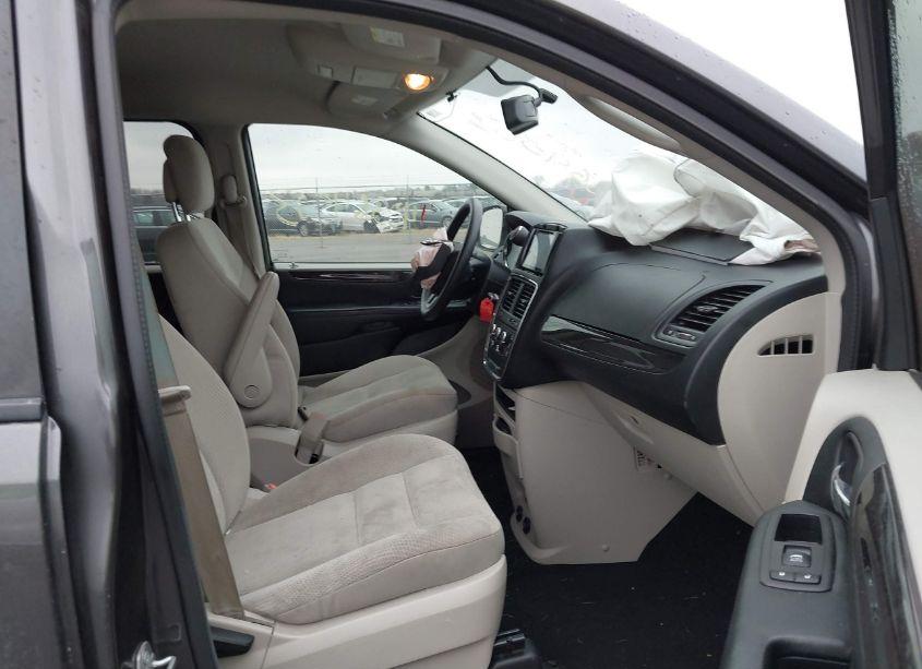 Photo 5 of 2018 Dodge Grand CARAVAN SE (VIN 2C4RDGBG7JR173715)