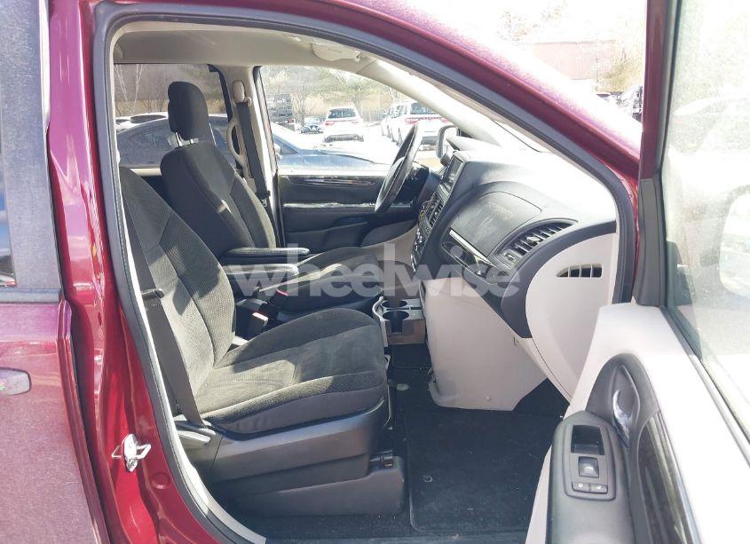 Photo 5 of 2018 Dodge Grand CARAVAN SE (VIN 2C4RDGBG7JR184195)