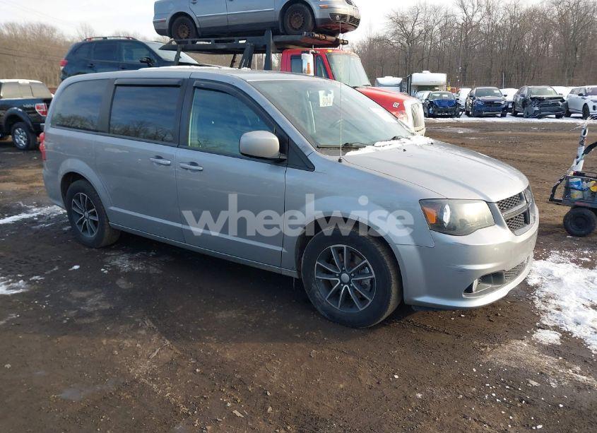 2018 Dodge Grand CARAVAN SE PLUS (VIN 2C4RDGBG7JR215400) main photo