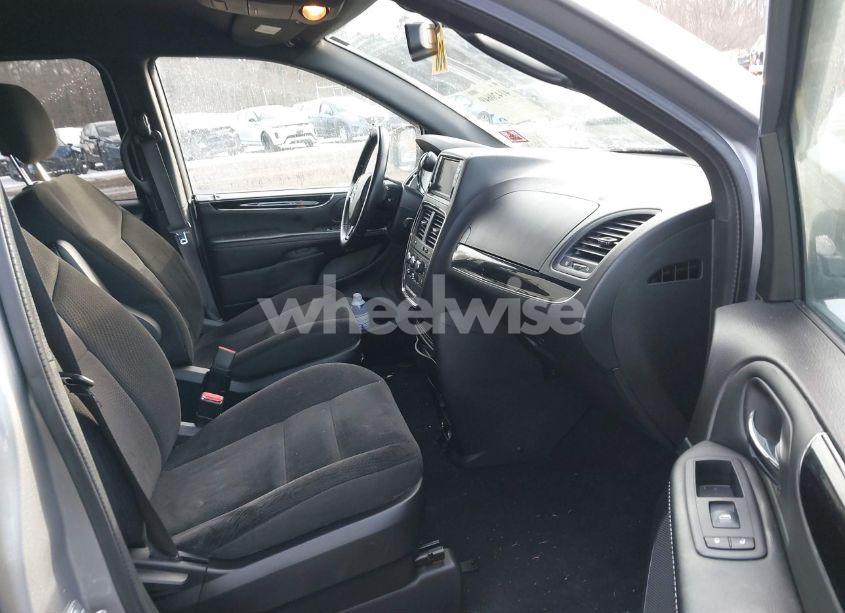 Photo 5 of 2018 Dodge Grand CARAVAN SE PLUS (VIN 2C4RDGBG7JR215400)