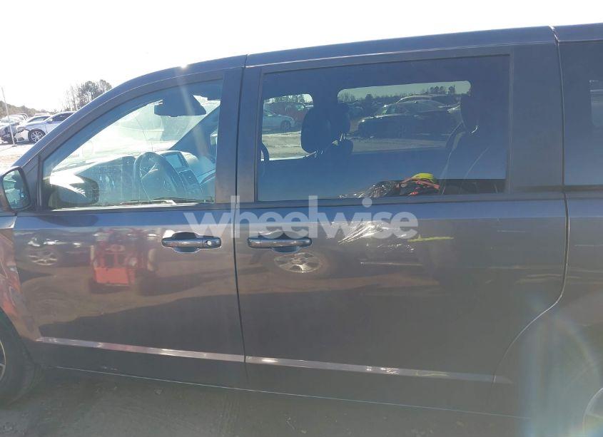 Photo 15 of 2018 Dodge Grand CARAVAN SE PLUS (VIN 2C4RDGBG7JR220659)